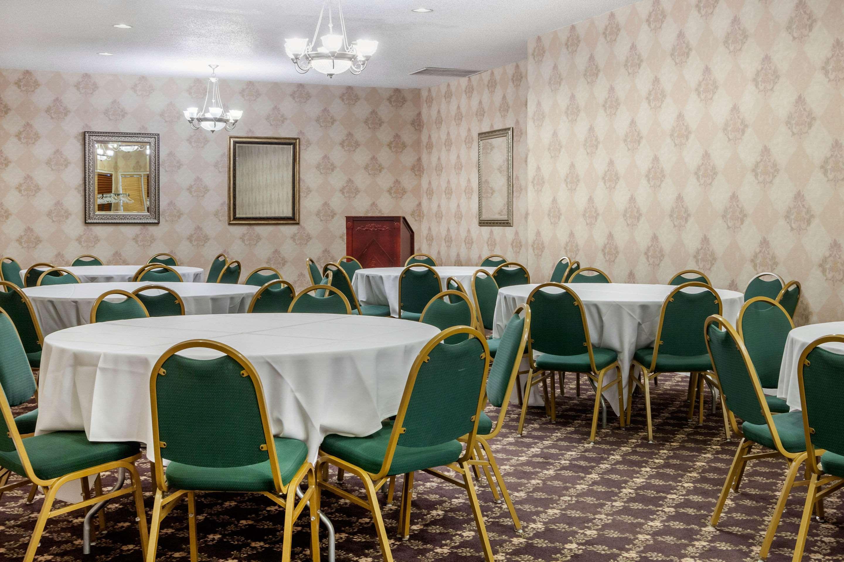 The Wisconsin Hotel & Conference Center 威斯康星戴尔 外观 照片