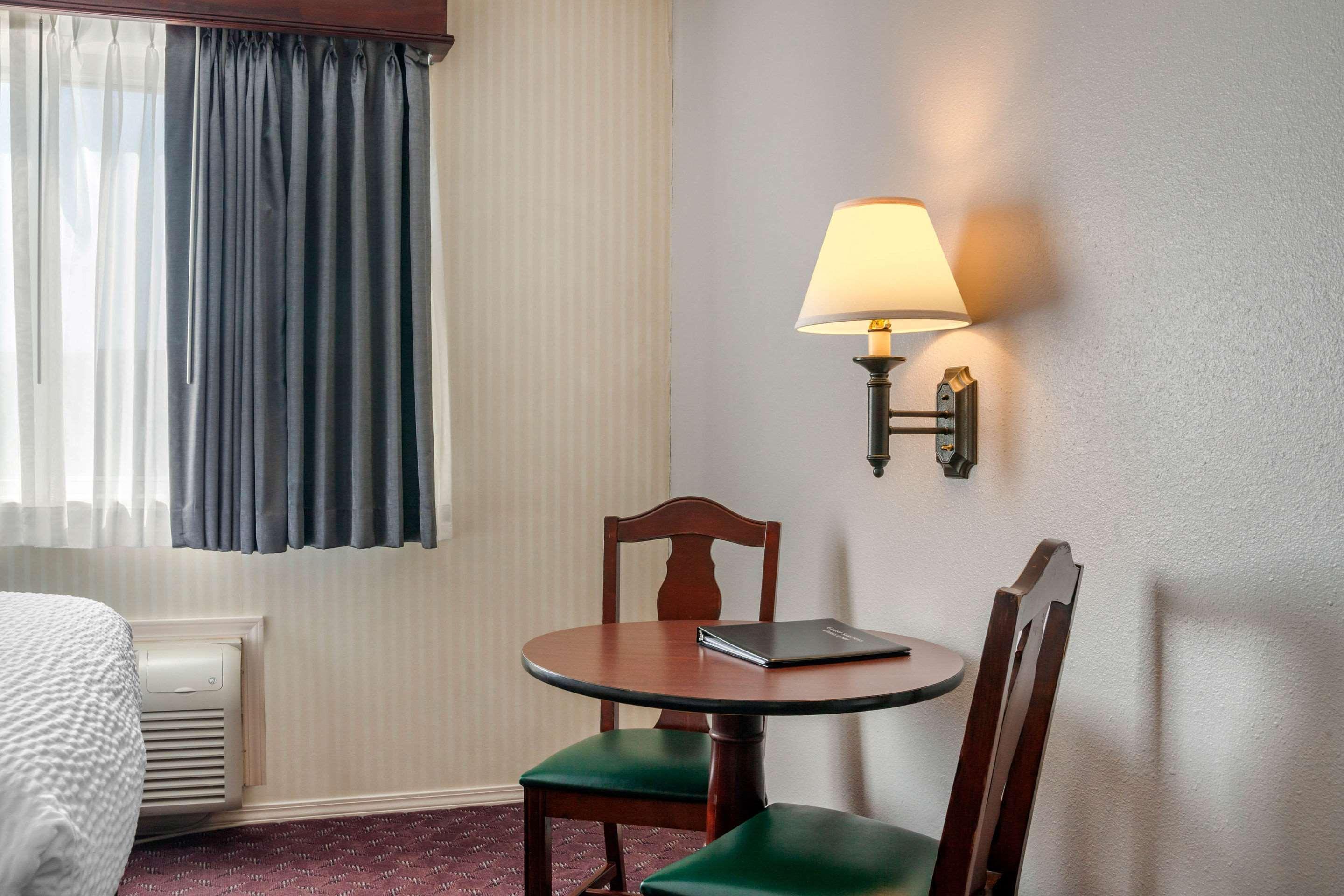The Wisconsin Hotel & Conference Center 威斯康星戴尔 外观 照片