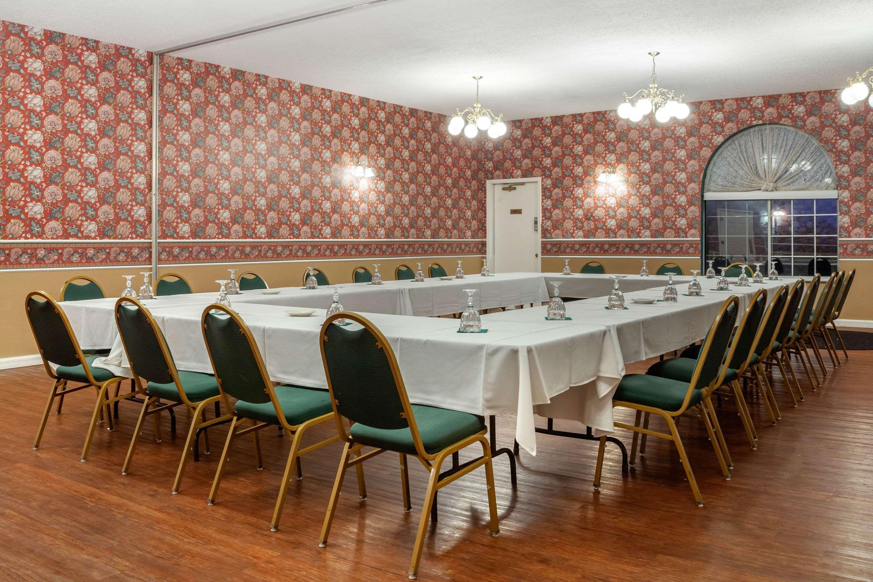 The Wisconsin Hotel & Conference Center 威斯康星戴尔 外观 照片